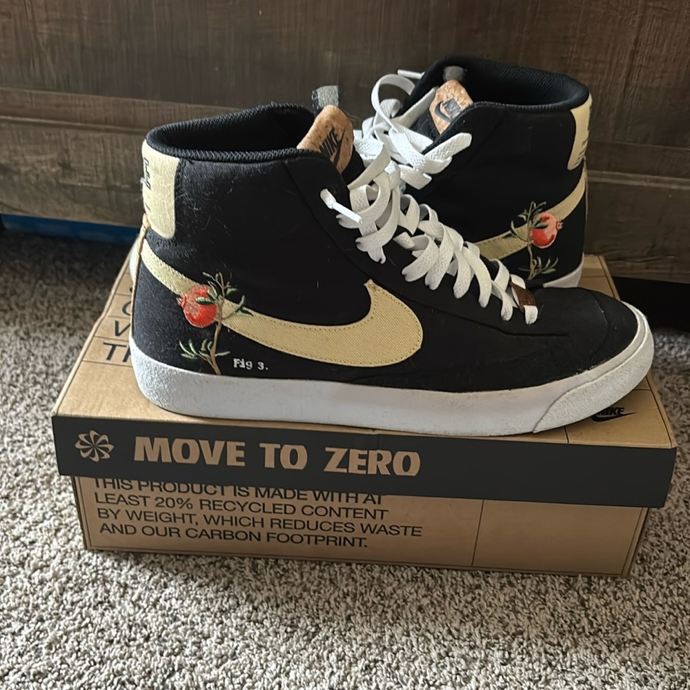 Blazer Mid 77 pomegranate